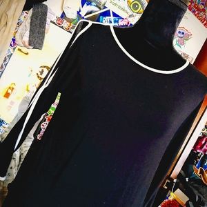 Like new Cable & Gauge size small long sleeve top